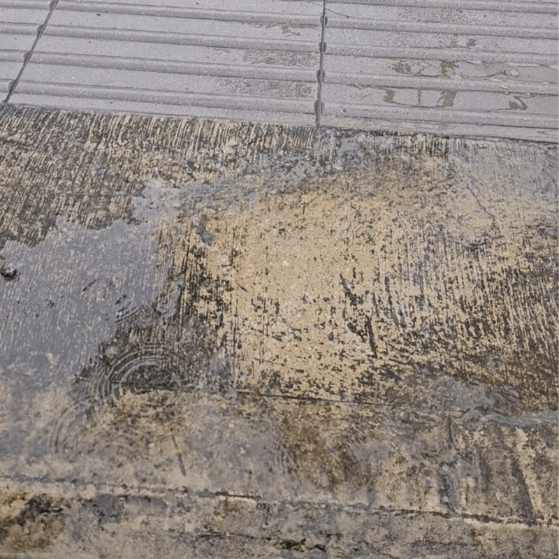 Limpiador de superficies, ideal para piedras naturales, renueva superficie sin dañar el aspecto natural o color en fachadas. Limpieza profunda.